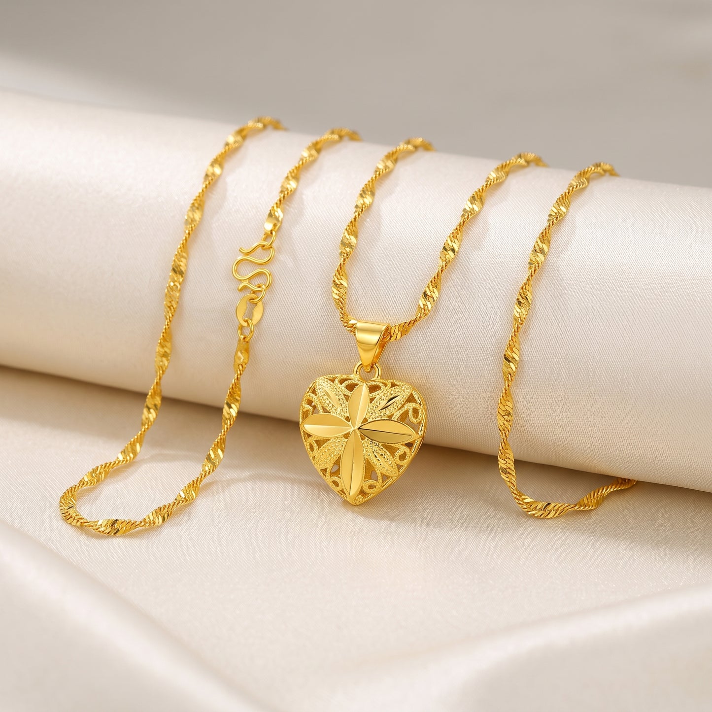 Heart-Shaped Gold Pendant Necklace – Perfect Gift for Her