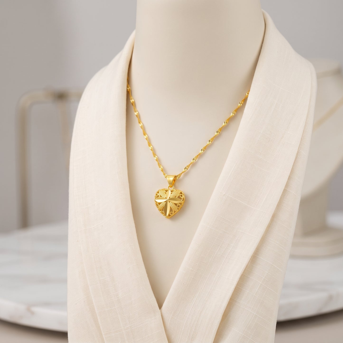 Heart-Shaped Gold Pendant Necklace – Perfect Gift for Her